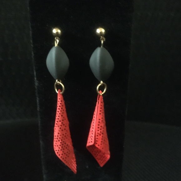 Set of two earrings - Picture 2 of 2
